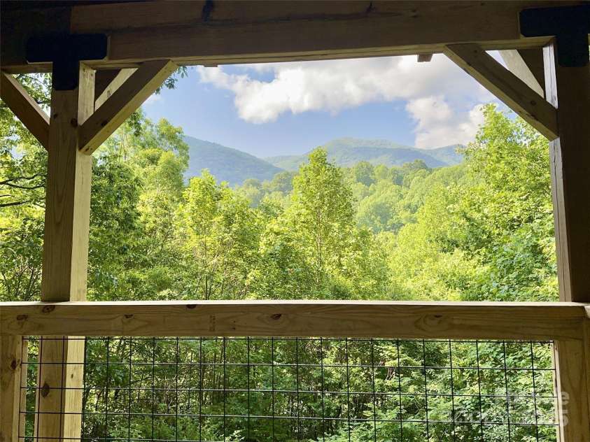 174 Pleasant Ridge Drive, Maggie Valley, NC 28751.  MLS# CAR4213944, YatesRealty ID 3796. 
