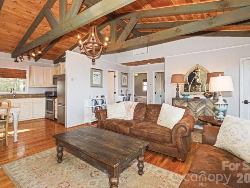 8007 Cloud Forest Lane, Blowing Rock, NC 28605.  MLS# CAR4334576, YatesRealty ID 3796. 