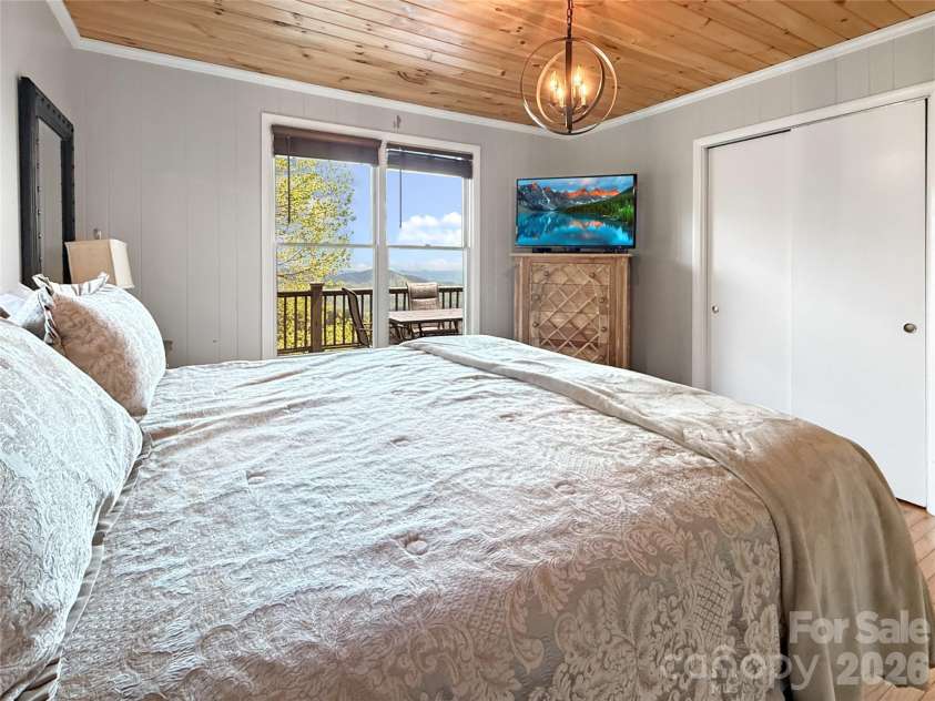 8007 Cloud Forest Lane, Blowing Rock, NC 28605.  MLS# CAR4334576, YatesRealty ID 3796. 