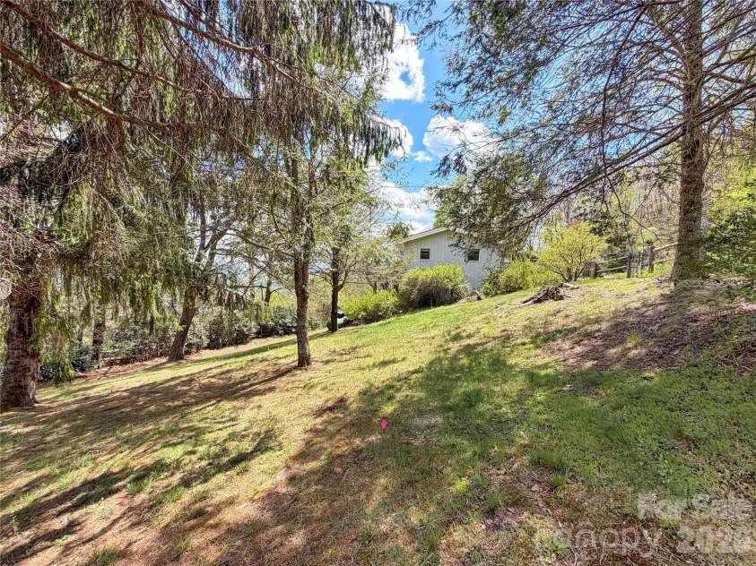 8007 Cloud Forest Lane, Blowing Rock, NC 28605.  MLS# CAR4334576, YatesRealty ID 3796. 