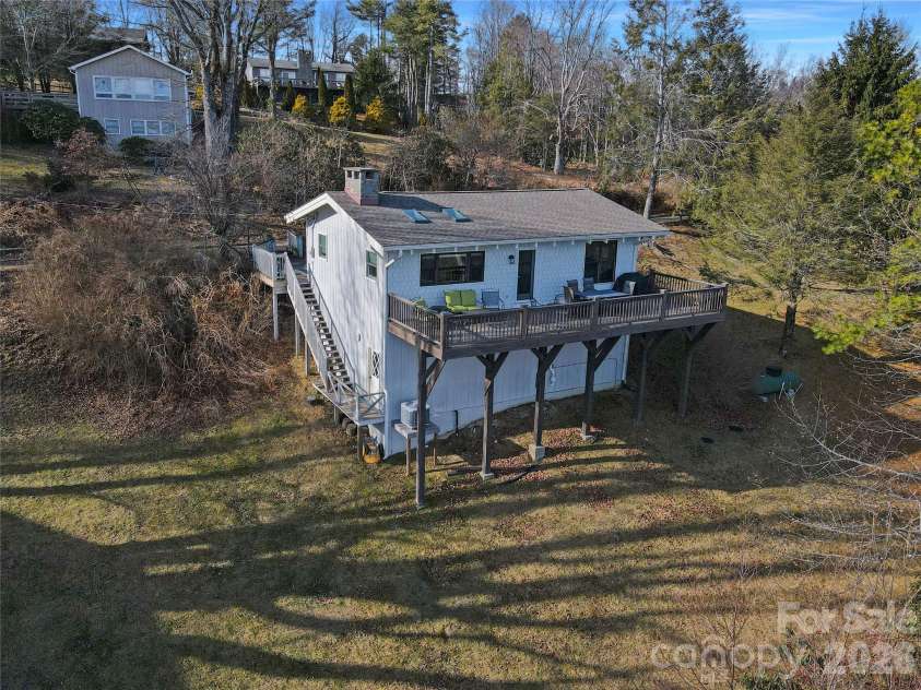 8007 Cloud Forest Lane, Blowing Rock, NC 28605.  MLS# CAR4334576, YatesRealty ID 3796. 