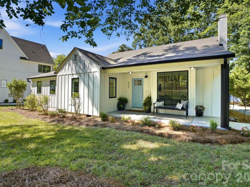 711 Concord Road, Davidson, NC 28036.  MLS# CAR4405101, YatesRealty ID 37960. 