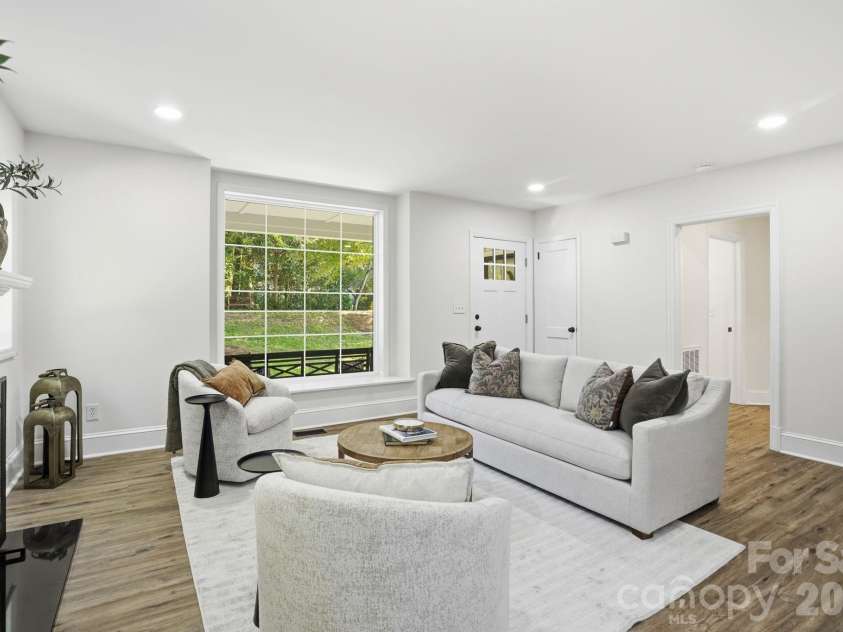 711 Concord Road, Davidson, NC 28036.  MLS# CAR4405101, YatesRealty ID 37960. 