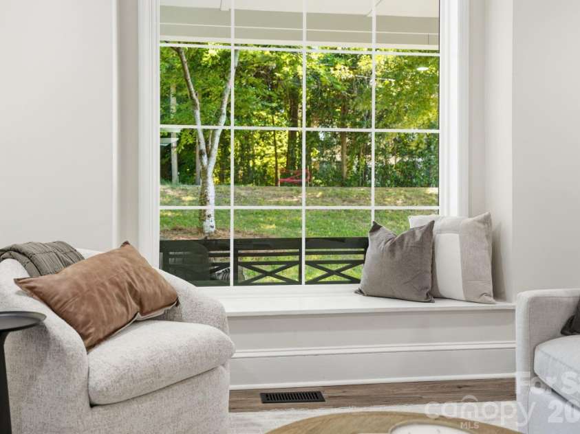 711 Concord Road, Davidson, NC 28036.  MLS# CAR4405101, YatesRealty ID 37960. 