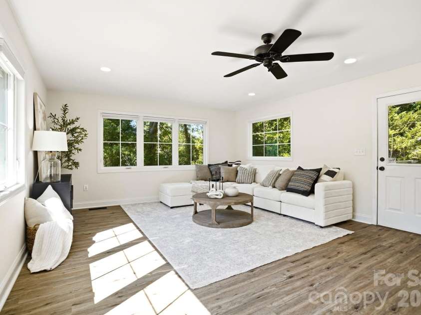 711 Concord Road, Davidson, NC 28036.  MLS# CAR4405101, YatesRealty ID 37960. 
