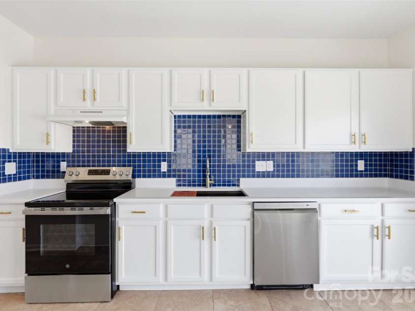 7593 Bluff Point Lane, Denver, NC 28037.  MLS# CAR4396507, YatesRealty ID 37961. 