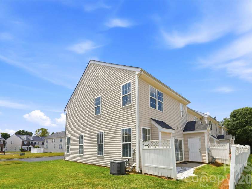 7593 Bluff Point Lane, Denver, NC 28037.  MLS# CAR4396507, YatesRealty ID 37961. 