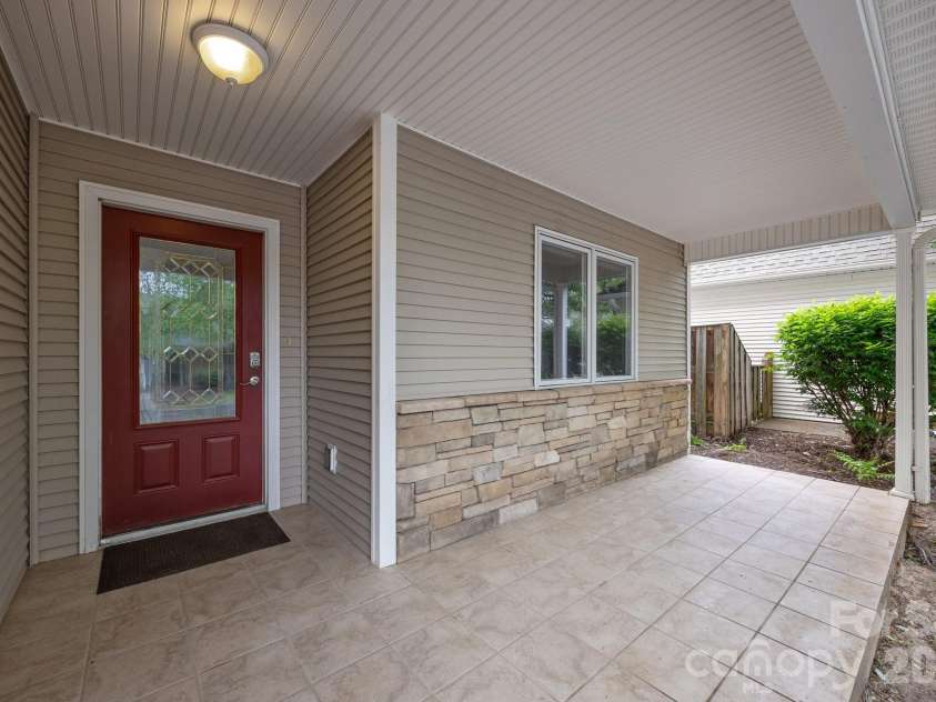 41 Beekeeper Trail, Swannanoa, NC 28778.  MLS# CAR4402946, YatesRealty ID 37962. 
