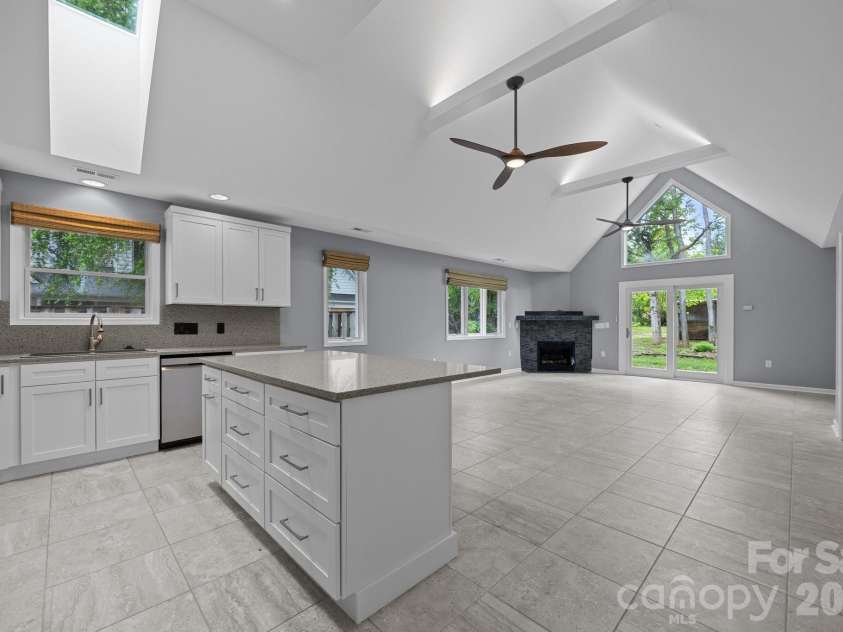 41 Beekeeper Trail, Swannanoa, NC 28778.  MLS# CAR4402946, YatesRealty ID 37962. 