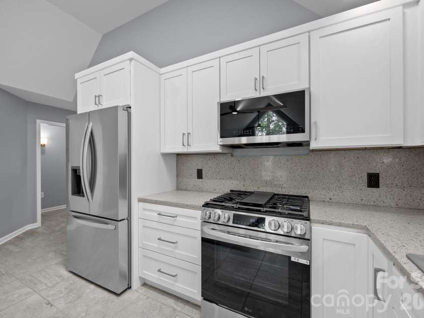 41 Beekeeper Trail, Swannanoa, NC 28778.  MLS# CAR4402946, YatesRealty ID 37962. 