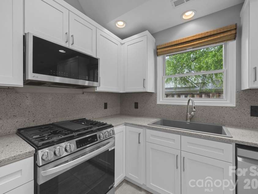 41 Beekeeper Trail, Swannanoa, NC 28778.  MLS# CAR4402946, YatesRealty ID 37962. 