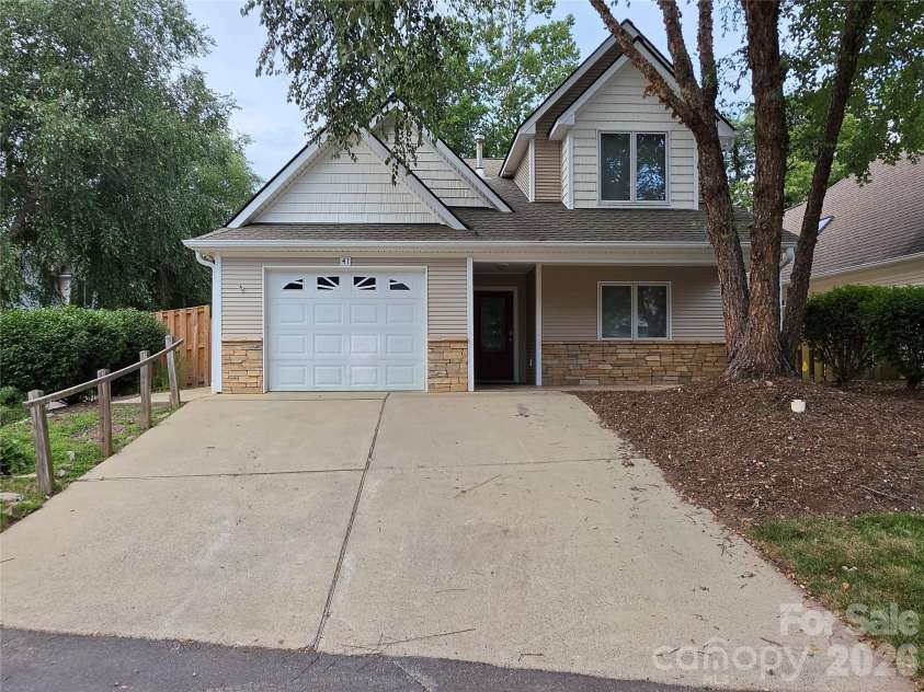 41 Beekeeper Trail, Swannanoa, NC 28778.  MLS# CAR4402946, YatesRealty ID 37962. 