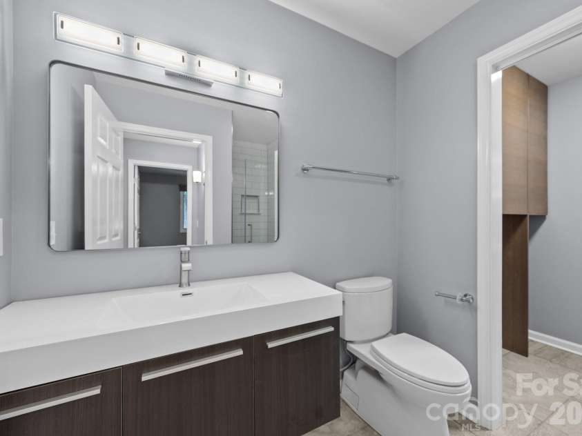 41 Beekeeper Trail, Swannanoa, NC 28778.  MLS# CAR4402946, YatesRealty ID 37962. Second full bath, main level