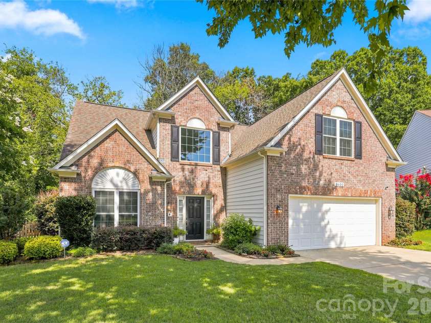 8600 Fieldcroft Drive, Charlotte, NC 28277.  MLS# CAR4401060, YatesRealty ID 37963. 