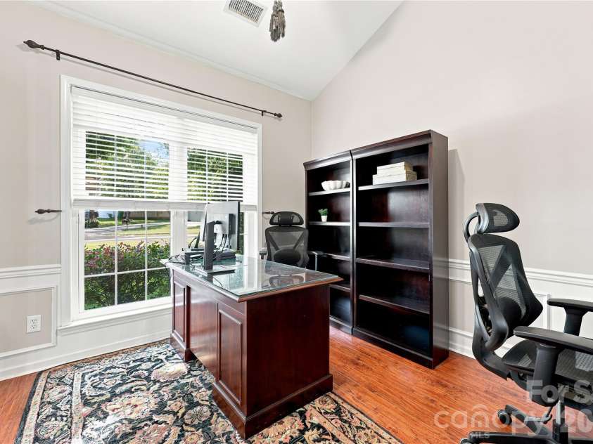 8600 Fieldcroft Drive, Charlotte, NC 28277.  MLS# CAR4401060, YatesRealty ID 37963. 