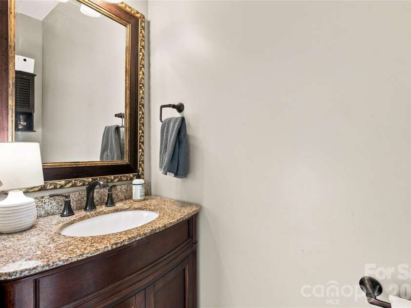 8600 Fieldcroft Drive, Charlotte, NC 28277.  MLS# CAR4401060, YatesRealty ID 37963. 