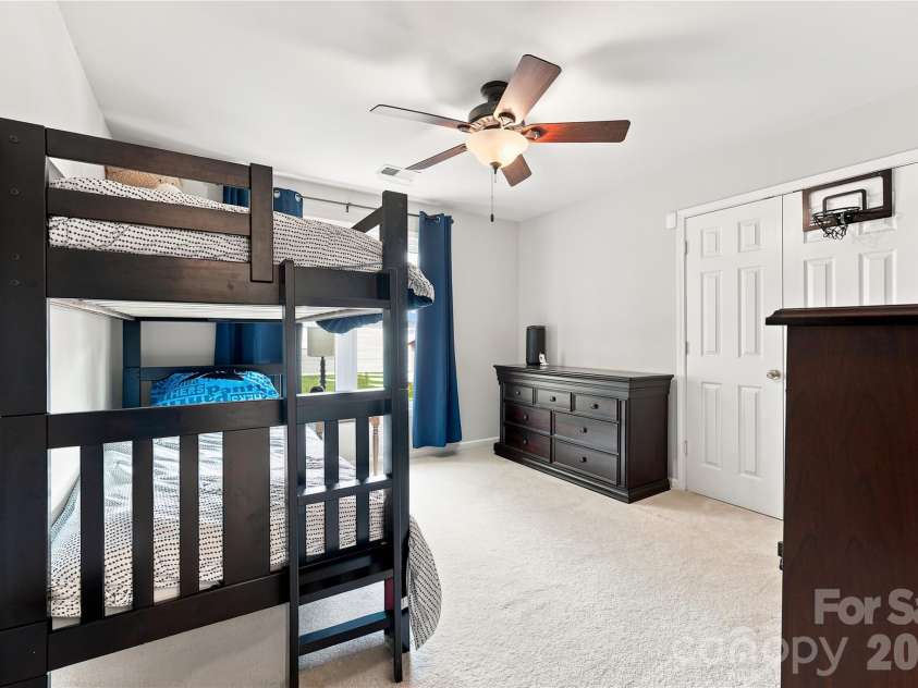 8600 Fieldcroft Drive, Charlotte, NC 28277.  MLS# CAR4401060, YatesRealty ID 37963. 