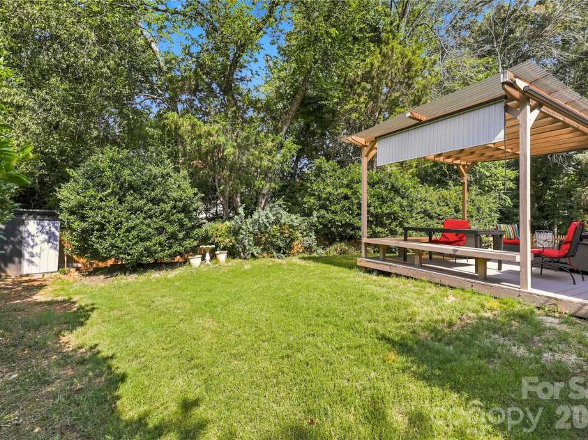 8600 Fieldcroft Drive, Charlotte, NC 28277.  MLS# CAR4401060, YatesRealty ID 37963. 