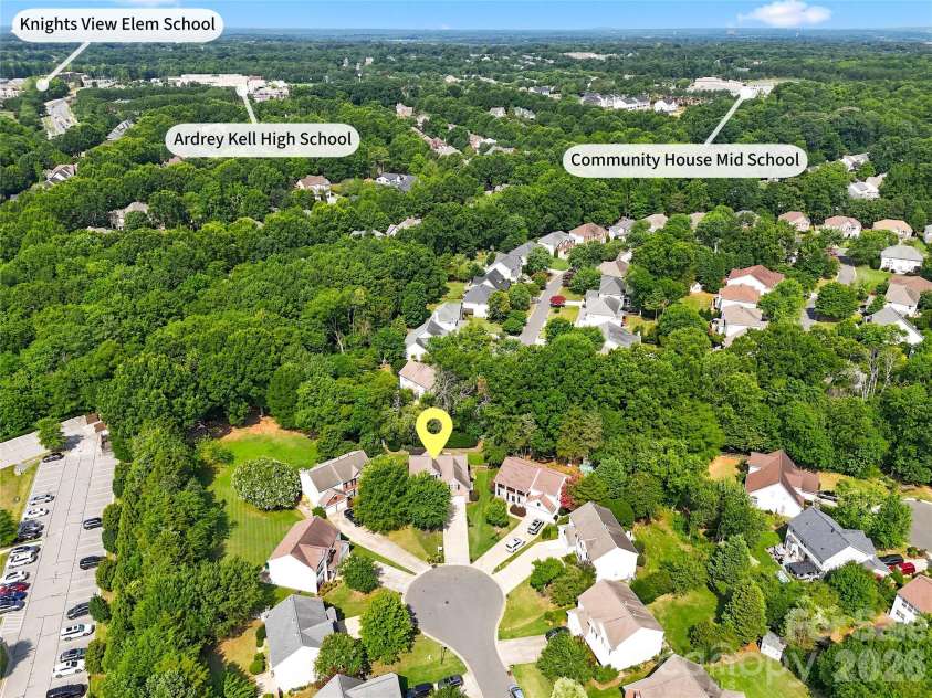 8600 Fieldcroft Drive, Charlotte, NC 28277.  MLS# CAR4401060, YatesRealty ID 37963. 