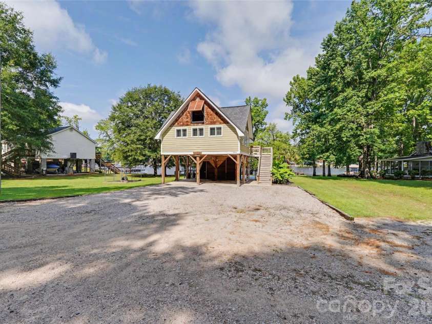 1954 White Road, Camden, SC 29020.  MLS# CAR4401638, YatesRealty ID 37965. 