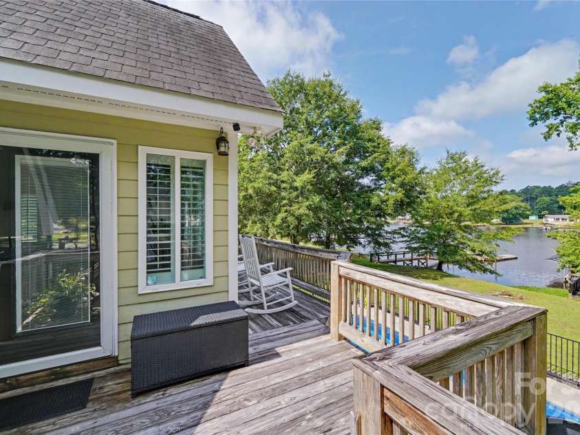 1954 White Road, Camden, SC 29020.  MLS# CAR4401638, YatesRealty ID 37965. 