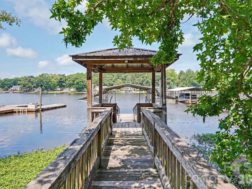 1954 White Road, Camden, SC 29020.  MLS# CAR4401638, YatesRealty ID 37965. 
