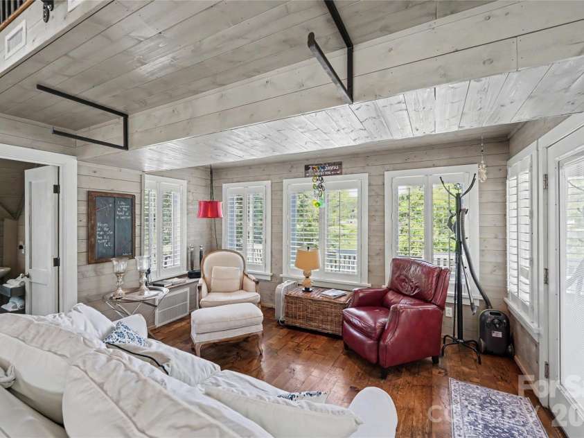1954 White Road, Camden, SC 29020.  MLS# CAR4401638, YatesRealty ID 37965. 
