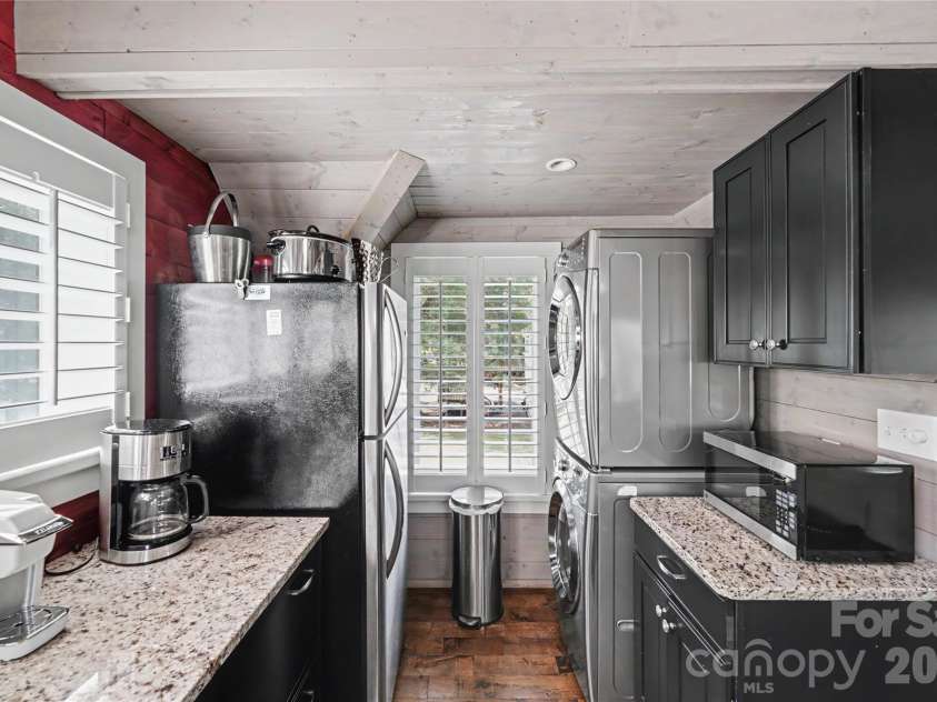 1954 White Road, Camden, SC 29020.  MLS# CAR4401638, YatesRealty ID 37965. 
