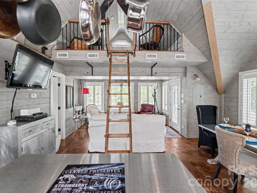 1954 White Road, Camden, SC 29020.  MLS# CAR4401638, YatesRealty ID 37965. 