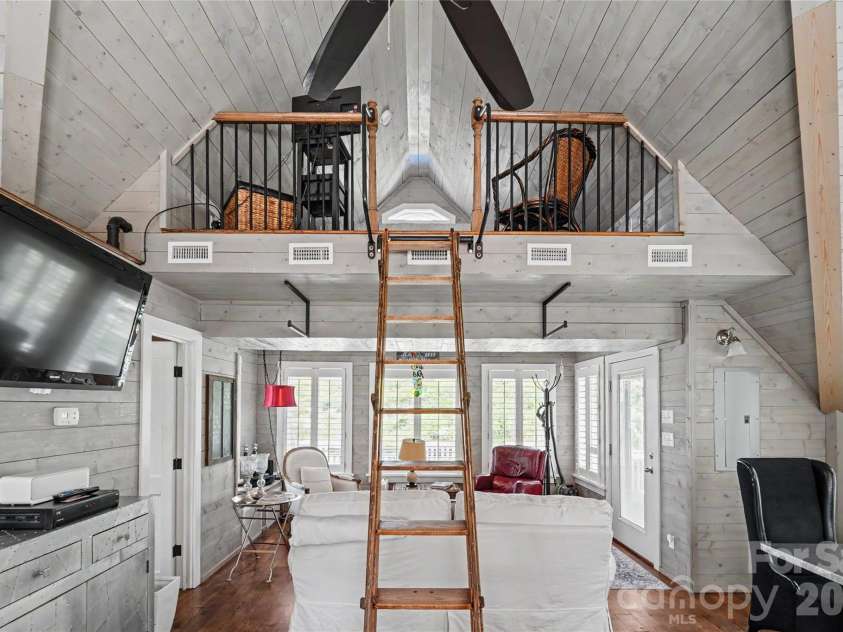 1954 White Road, Camden, SC 29020.  MLS# CAR4401638, YatesRealty ID 37965. 