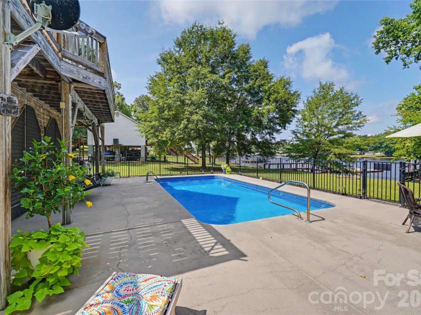 1954 White Road, Camden, SC 29020.  MLS# CAR4401638, YatesRealty ID 37965. 