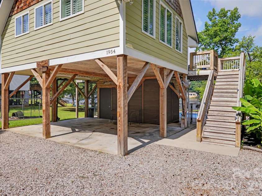 1954 White Road, Camden, SC 29020.  MLS# CAR4401638, YatesRealty ID 37965. 