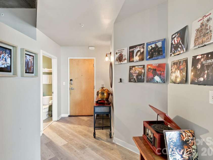 210 Church Street, Charlotte, NC 28202.  MLS# CAR4424880, YatesRealty ID 37967. 