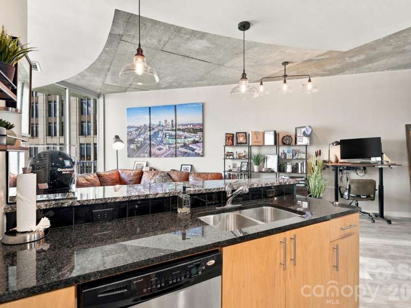 210 Church Street, Charlotte, NC 28202.  MLS# CAR4424880, YatesRealty ID 37967. 