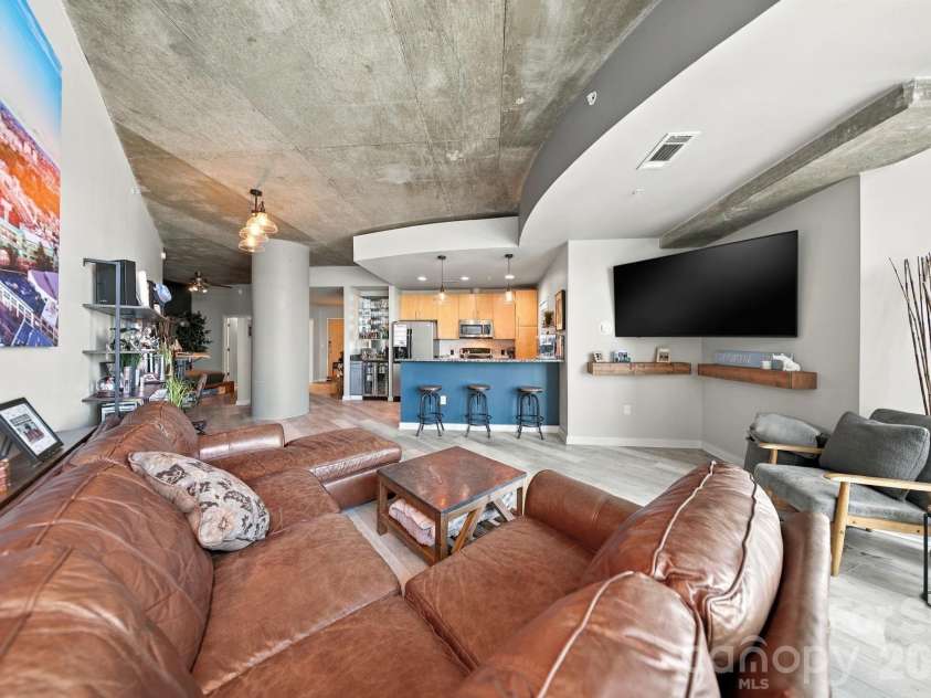 210 Church Street, Charlotte, NC 28202.  MLS# CAR4424880, YatesRealty ID 37967. 