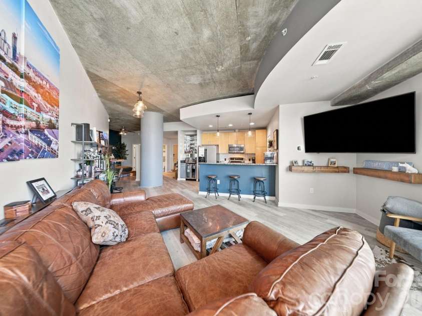 210 Church Street, Charlotte, NC 28202.  MLS# CAR4424880, YatesRealty ID 37967. 