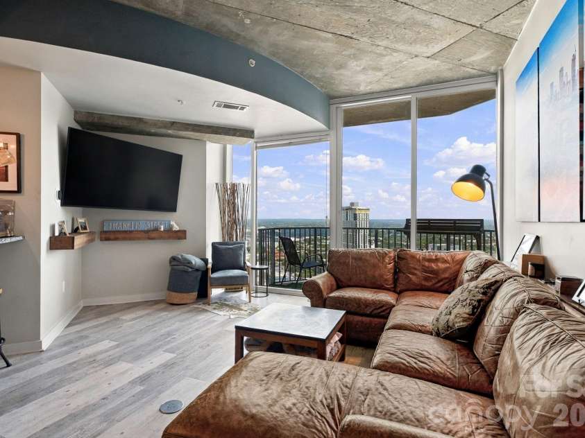 210 Church Street, Charlotte, NC 28202.  MLS# CAR4424880, YatesRealty ID 37967. 