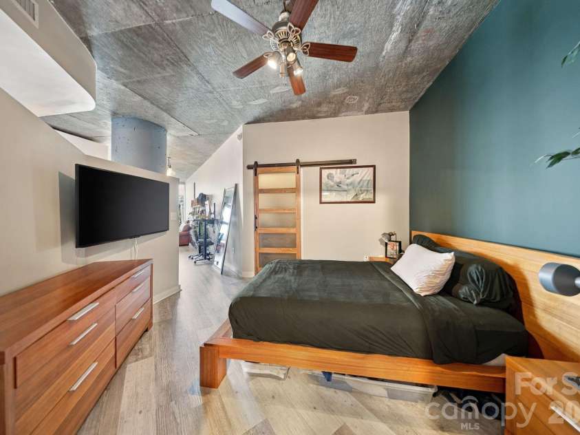 210 Church Street, Charlotte, NC 28202.  MLS# CAR4424880, YatesRealty ID 37967. 