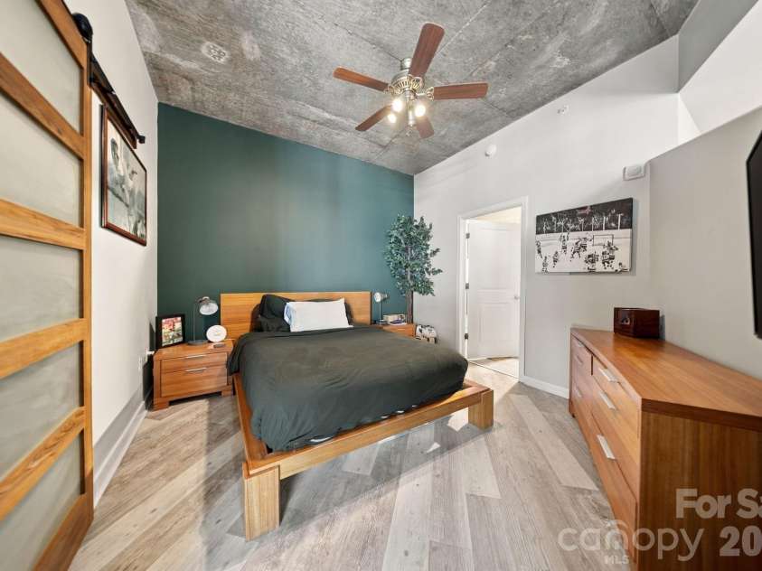210 Church Street, Charlotte, NC 28202.  MLS# CAR4424880, YatesRealty ID 37967. 