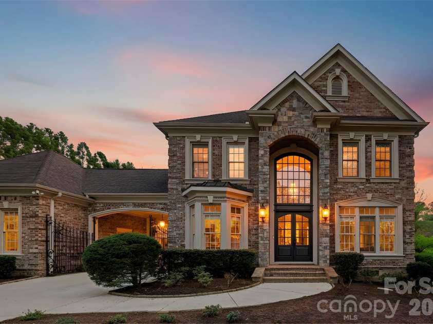9805 Strike The Gold Lane, Waxhaw, NC 28173.  MLS# CAR4407755, YatesRealty ID 37969. 