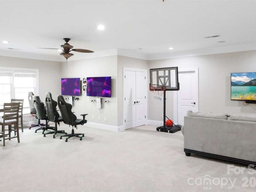 9805 Strike The Gold Lane, Waxhaw, NC 28173.  MLS# CAR4407755, YatesRealty ID 37969. 