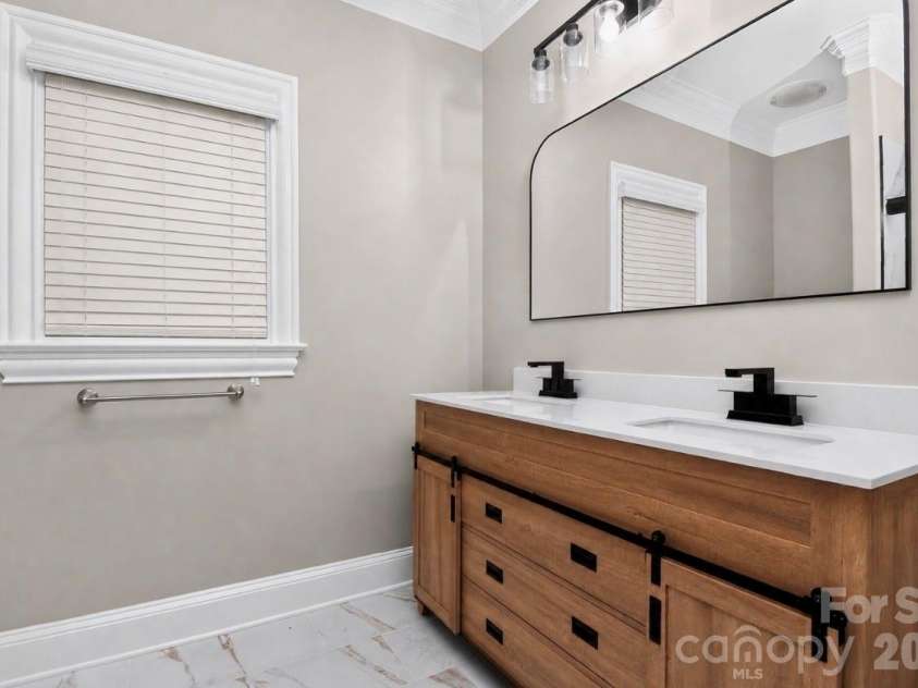9805 Strike The Gold Lane, Waxhaw, NC 28173.  MLS# CAR4407755, YatesRealty ID 37969. 