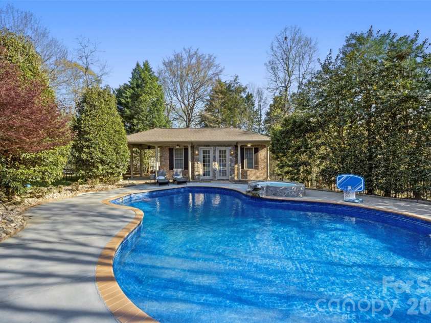 9805 Strike The Gold Lane, Waxhaw, NC 28173.  MLS# CAR4407755, YatesRealty ID 37969. 
