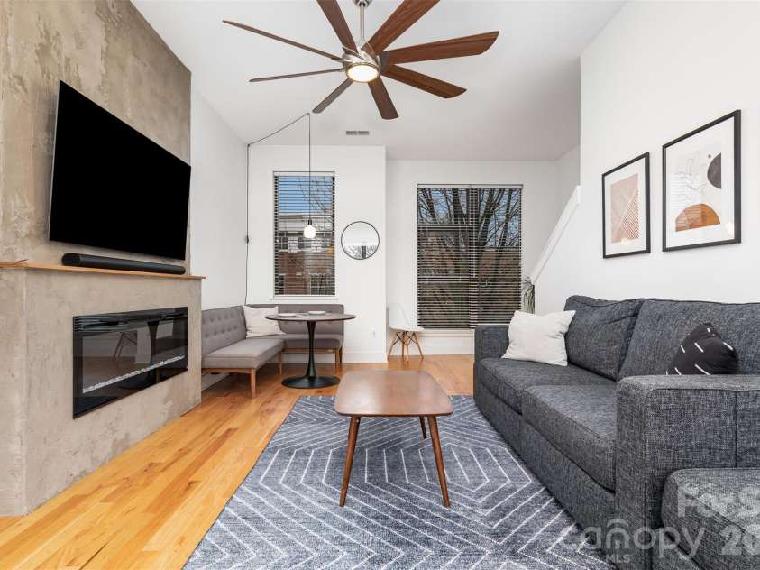 514 Mcdowell Street, Charlotte, NC 28204.  MLS# CAR4327095, YatesRealty ID 3797. 