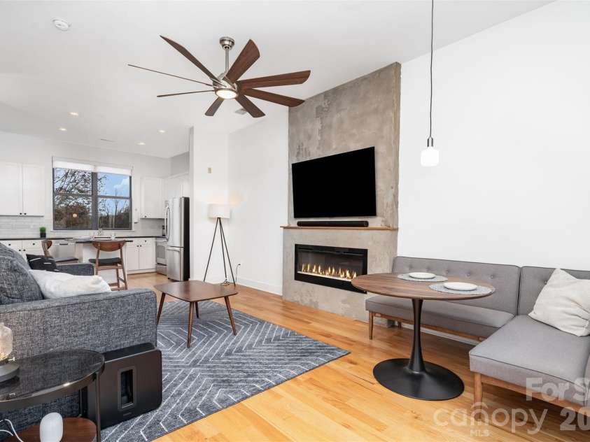 514 Mcdowell Street, Charlotte, NC 28204.  MLS# CAR4327095, YatesRealty ID 3797. 