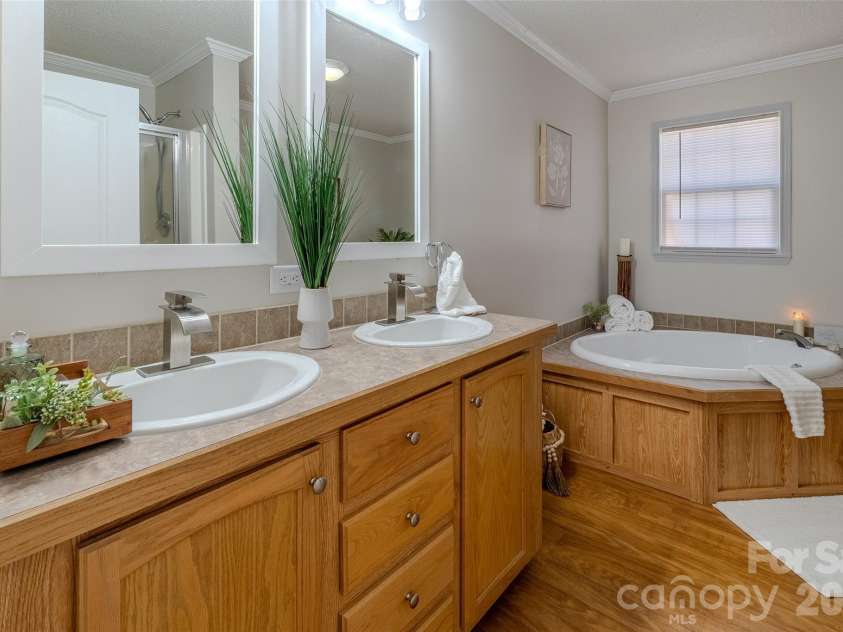 5739 Pug Lane, Iron Station, NC 28080.  MLS# CAR4327014, YatesRealty ID 3797. Primary Bath