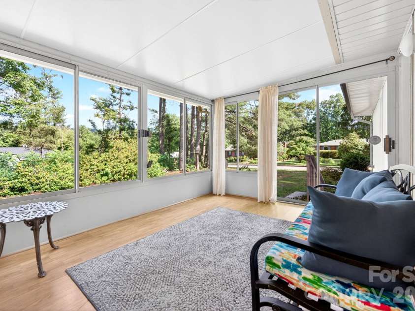 1 Oakwilde Drive, Asheville, NC 28803.  MLS# CAR4383172, YatesRealty ID 37970. 