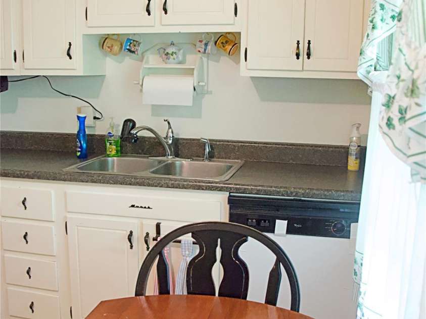 4631 Highlake Drive, Charlotte, NC 28215.  MLS# CAR4381154, YatesRealty ID 37971. 