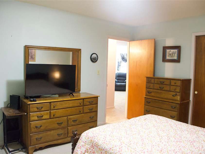 4631 Highlake Drive, Charlotte, NC 28215.  MLS# CAR4381154, YatesRealty ID 37971. 