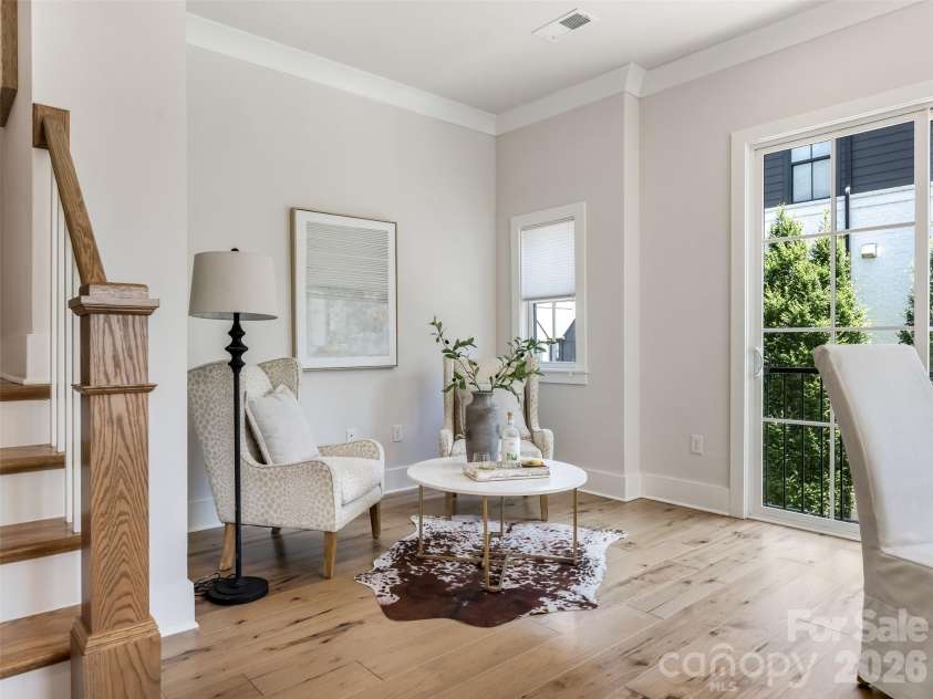 2115 Nolen Ridge Avenue, Charlotte, NC 28209.  MLS# CAR4387501, YatesRealty ID 37972. Additional seating/keeping room